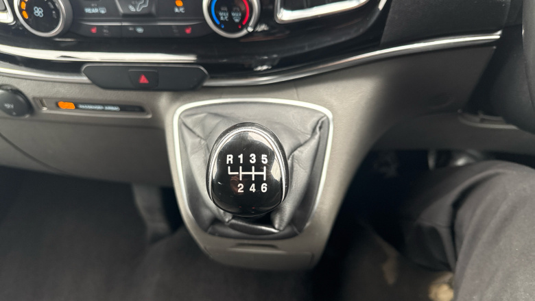 Ford Tourneo Custom Transit Custom Tourneo L2 Diesel Fwd 2.0 EcoBlue Hybrid 130ps L/R 8 Seater Titanium